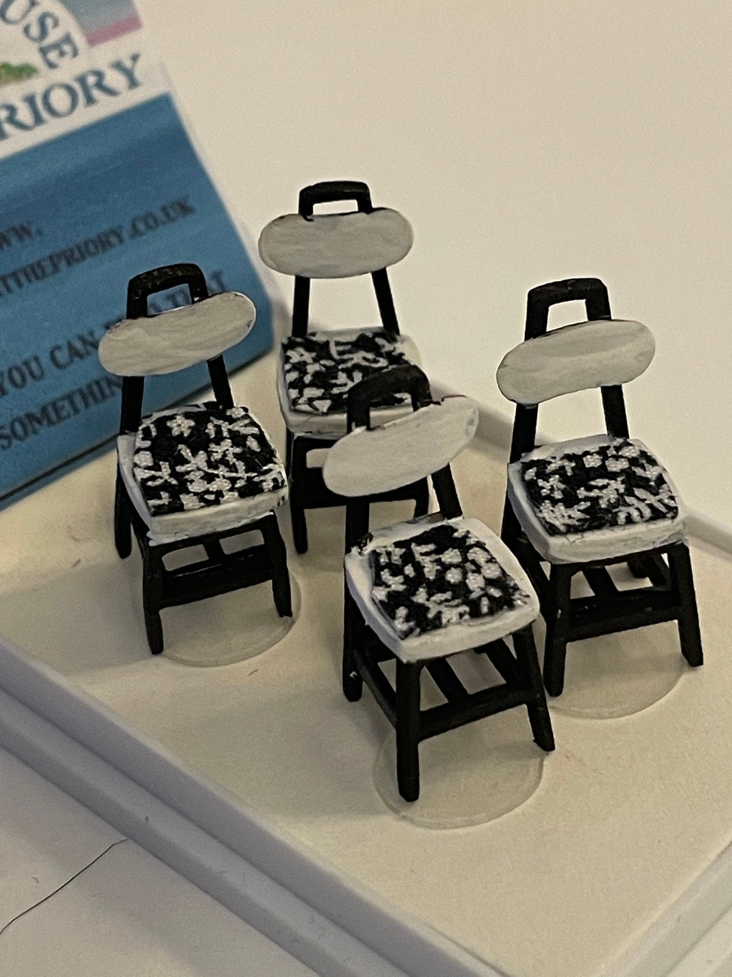 Dolls House 1/48th - s/4 Chairs