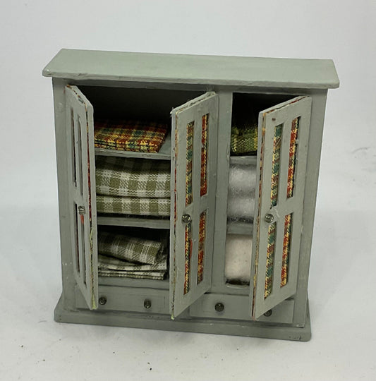 Dolls House Miniatures - 1/24th / 1:24th / Half Inch Scale Linen Cupboard