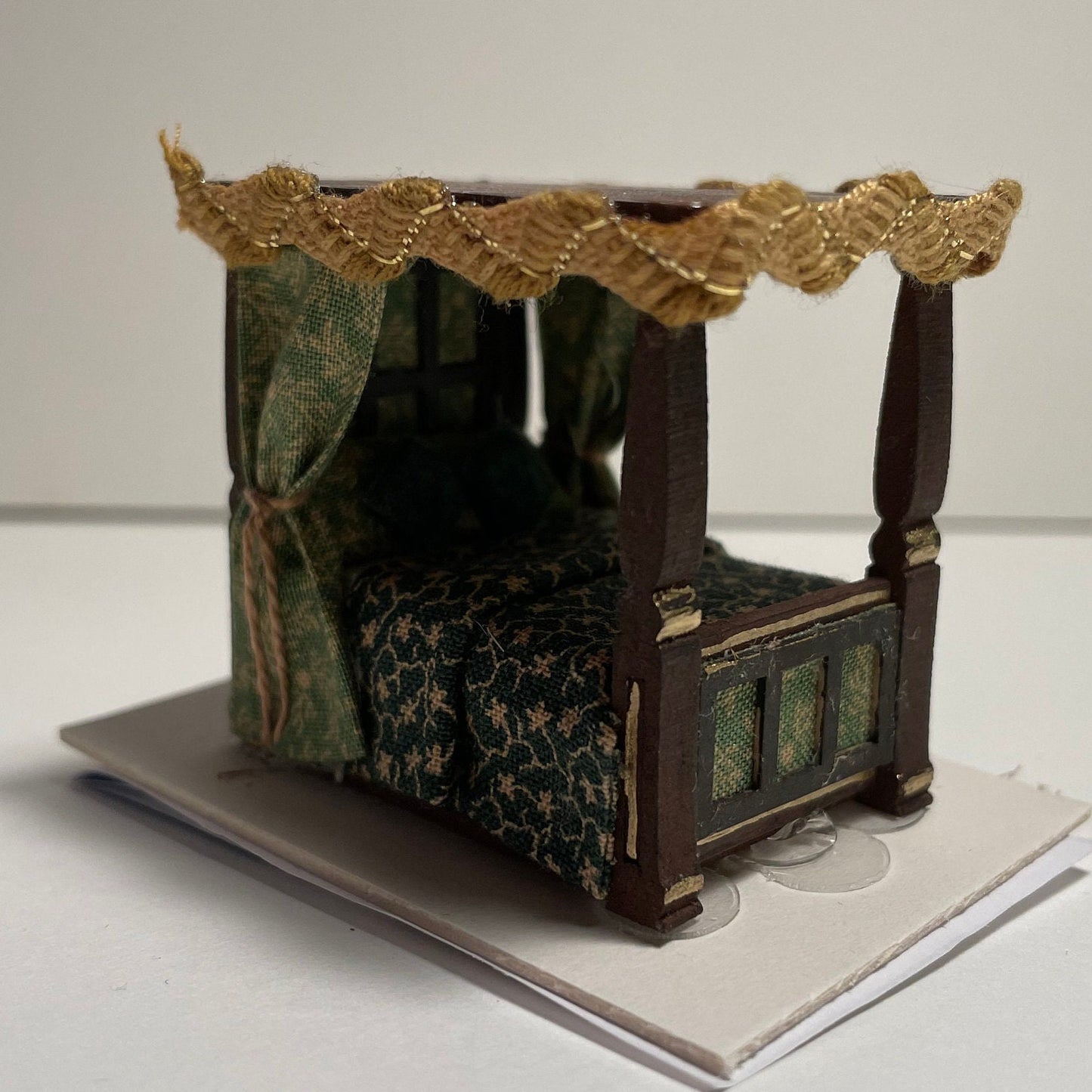 Dolls House Miniatures ( 1/48th - 1:48 - 1/4" - Quarter Inch Scale )  - 4 Poster Bed - Catherine