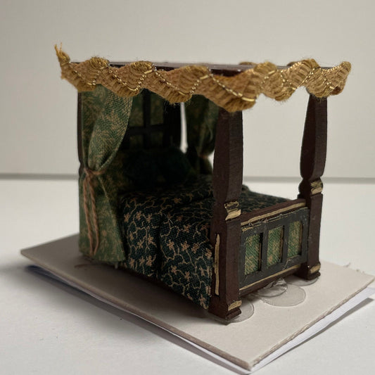 Dolls House Miniatures ( 1/48th - 1:48 - 1/4" - Quarter Inch Scale )  - 4 Poster Bed - Catherine
