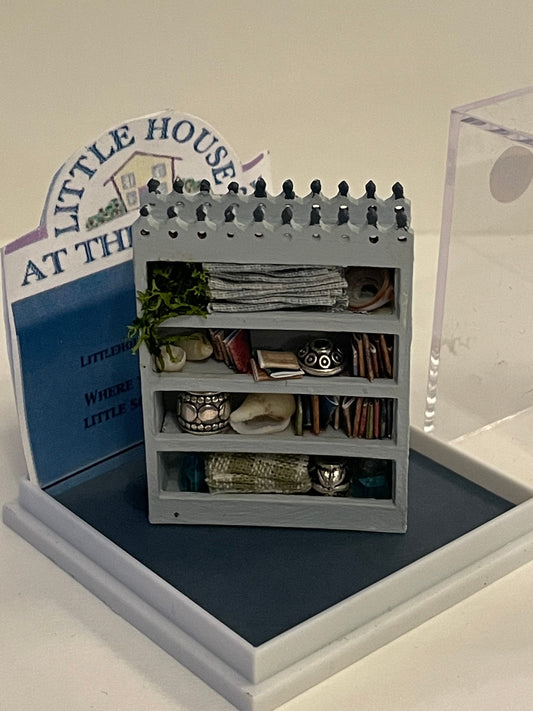 Dolls House 1/48th - Shelf / Bookcase