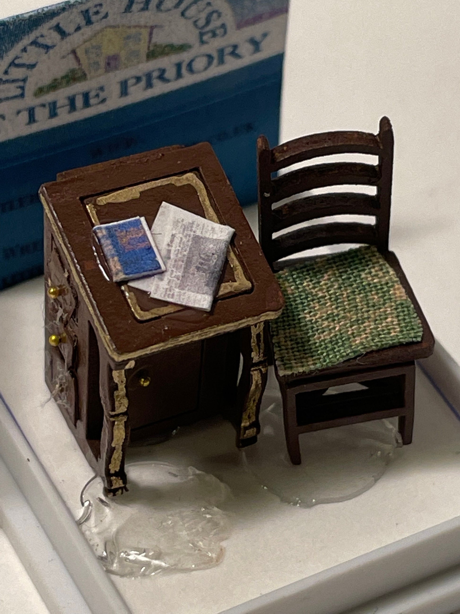 Dolls House 1/48th - Davenport Desk / Chair