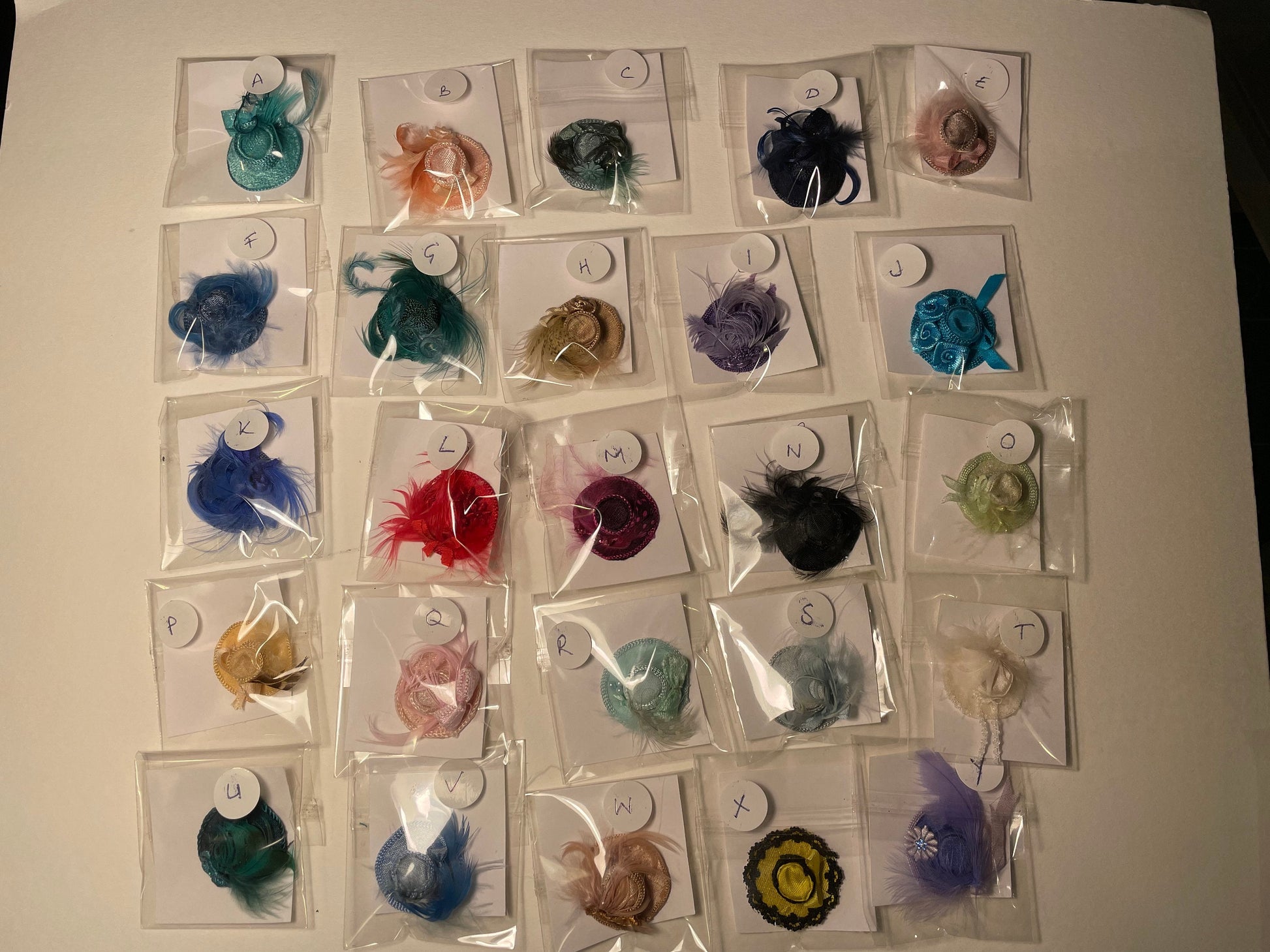 Dolls House Miniatures - Double 1/24th / 1:24th / Half Inch Scale HAT X 1