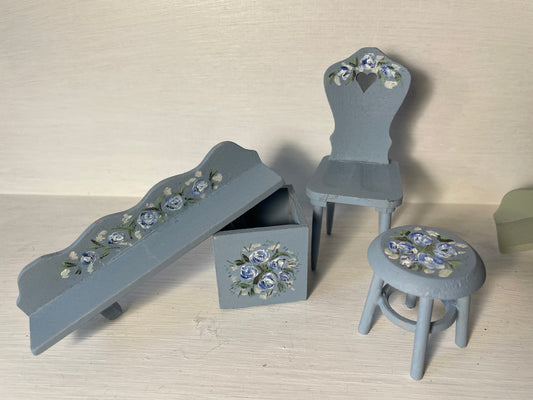 DOLLS HOUSE MINIATURES - Pale Blue Rosy Wooden Accessories