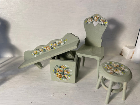 DOLLS HOUSE MINIATURES - Pale Green Rosy Wooden Accessories