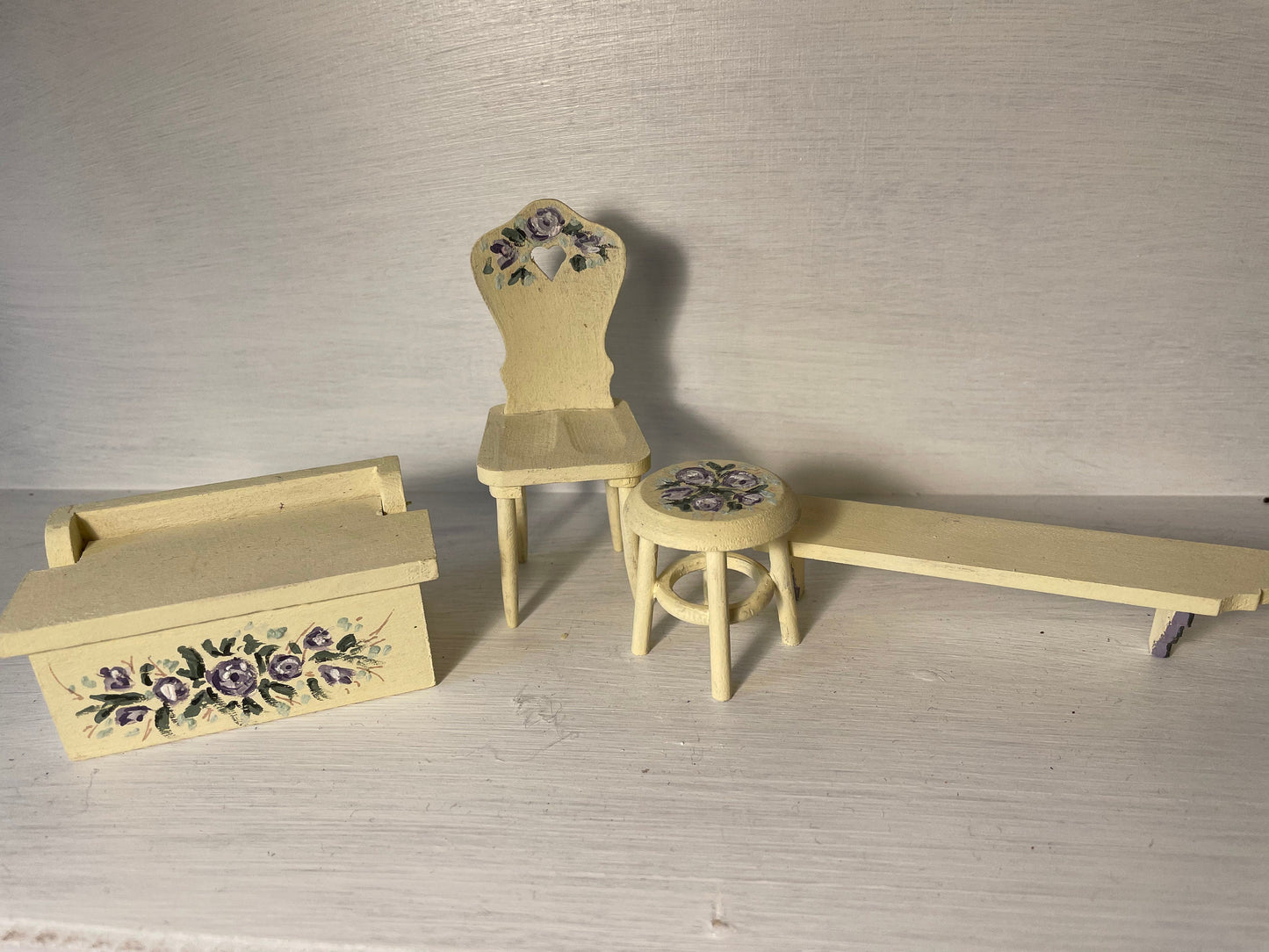 DOLLS HOUSE MINIATURES - lemon Rosy Wooden Accessories