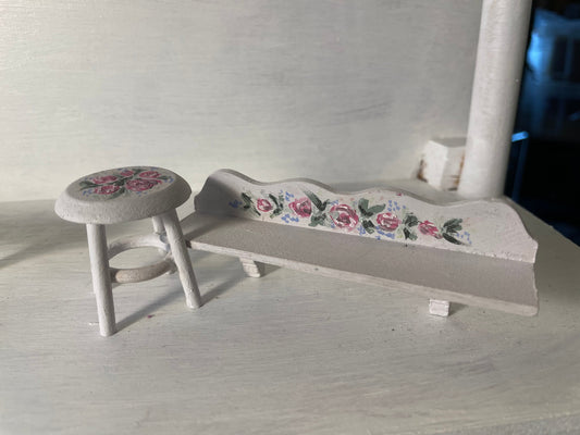 DOLLS HOUSE MINIATURES - Pale pink Rosy Wooden Accessories