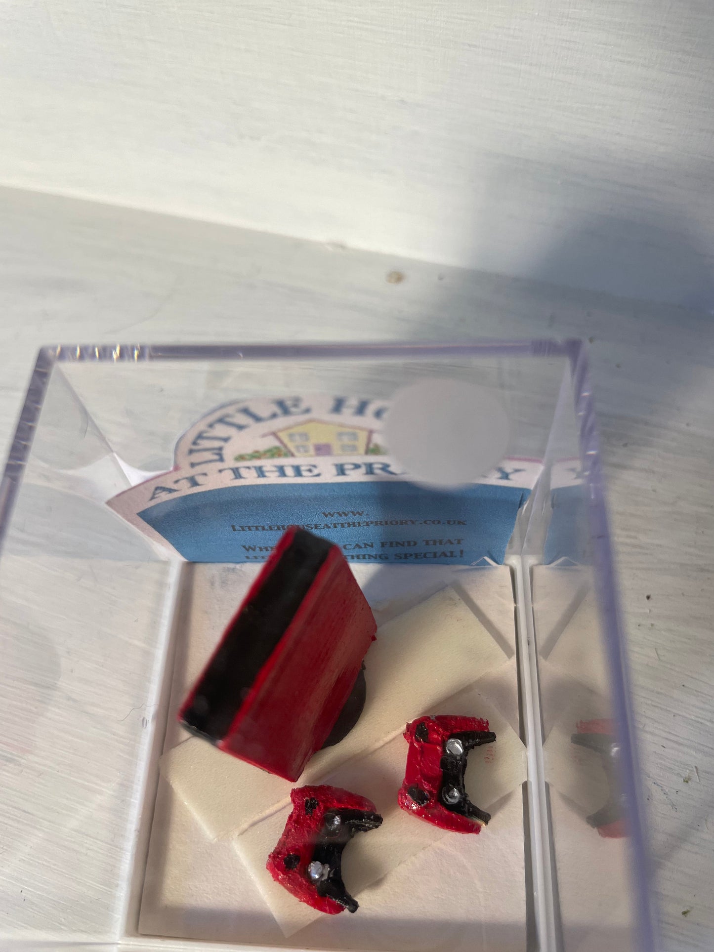 Dolls House Miniatures- Play Station (red)