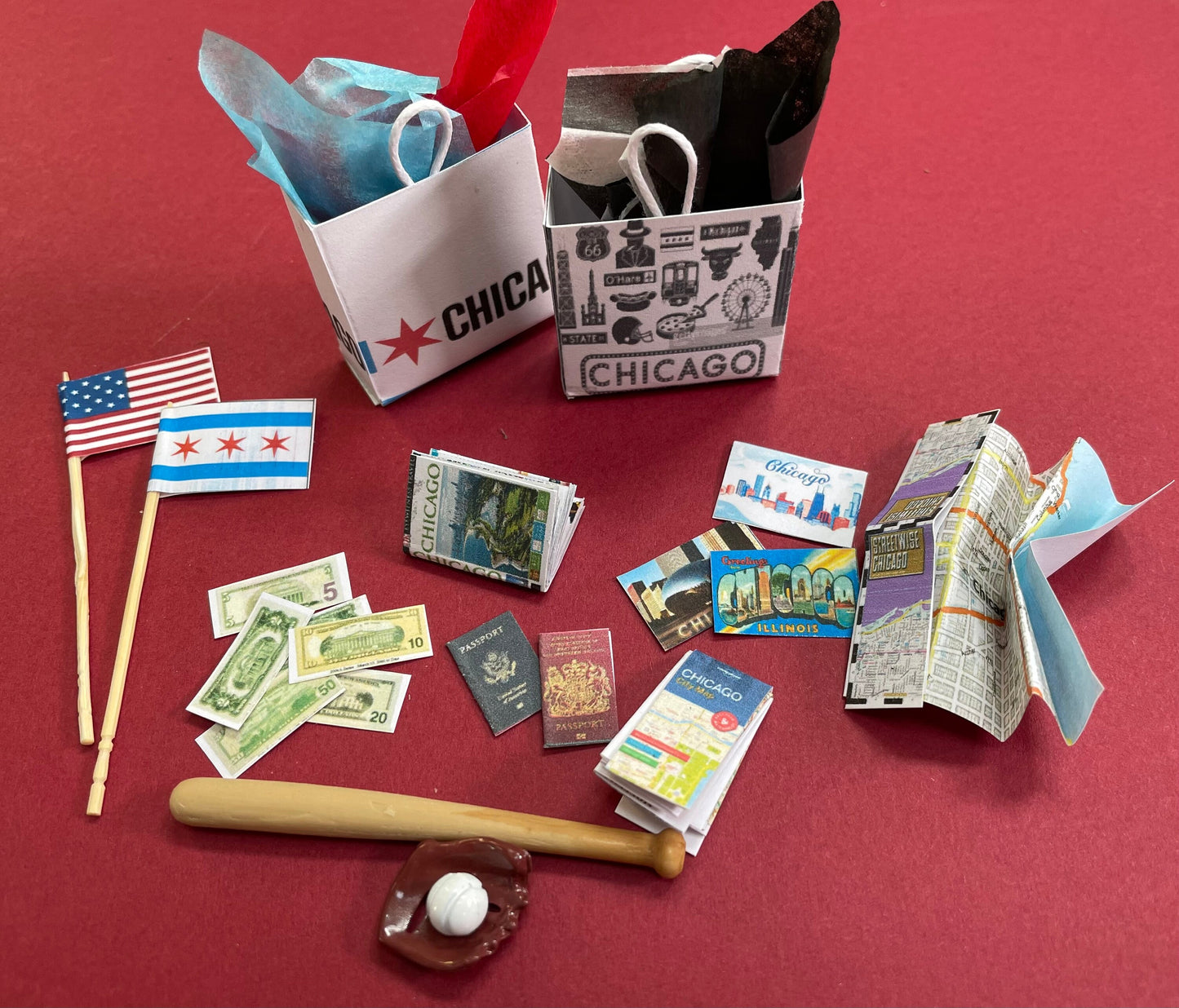 Dolls House Miniatures - 1/12th World Series travellers set - Chicago