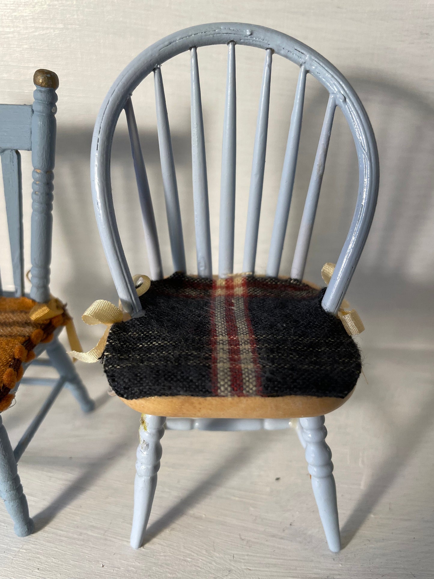 DOLLS HOUSE MINIATURES - 1/12th Kitchen chair x 1