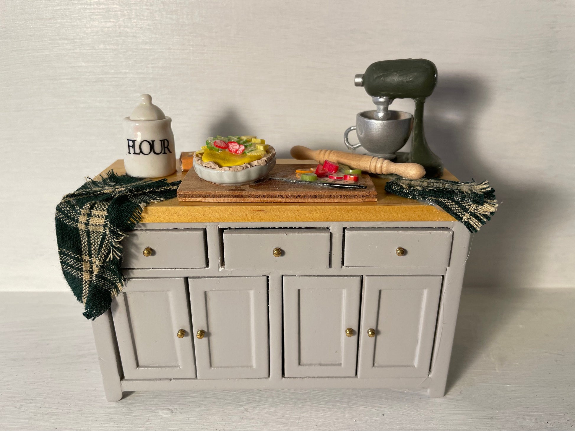 Dolls House Miniatures - 1/12 Kitchen Preparation Table Counter