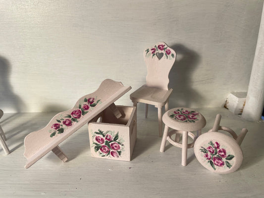 DOLLS HOUSE MINIATURES - Pale Pink Rosy Wooden Accessories