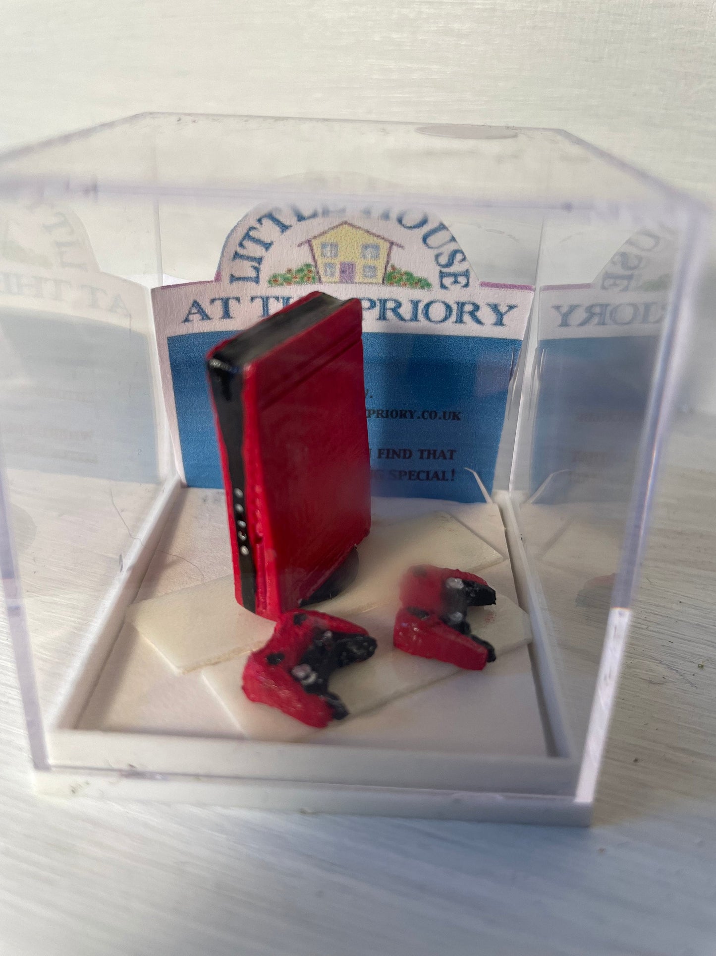 Dolls House Miniatures- Play Station (red)