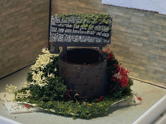 Dolls House Miniatures 1/144th  / 1:144 / Micro  / Dutch Scale Wishing Well