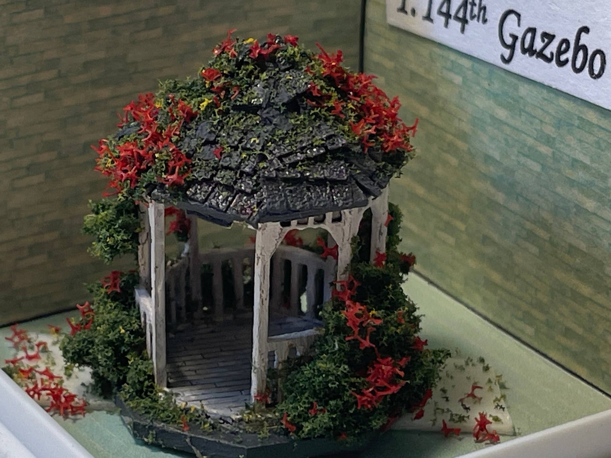 Dolls House Miniatures 1/144th  / 1:144 / Micro  / Dutch Scale Summer House / Gazebo