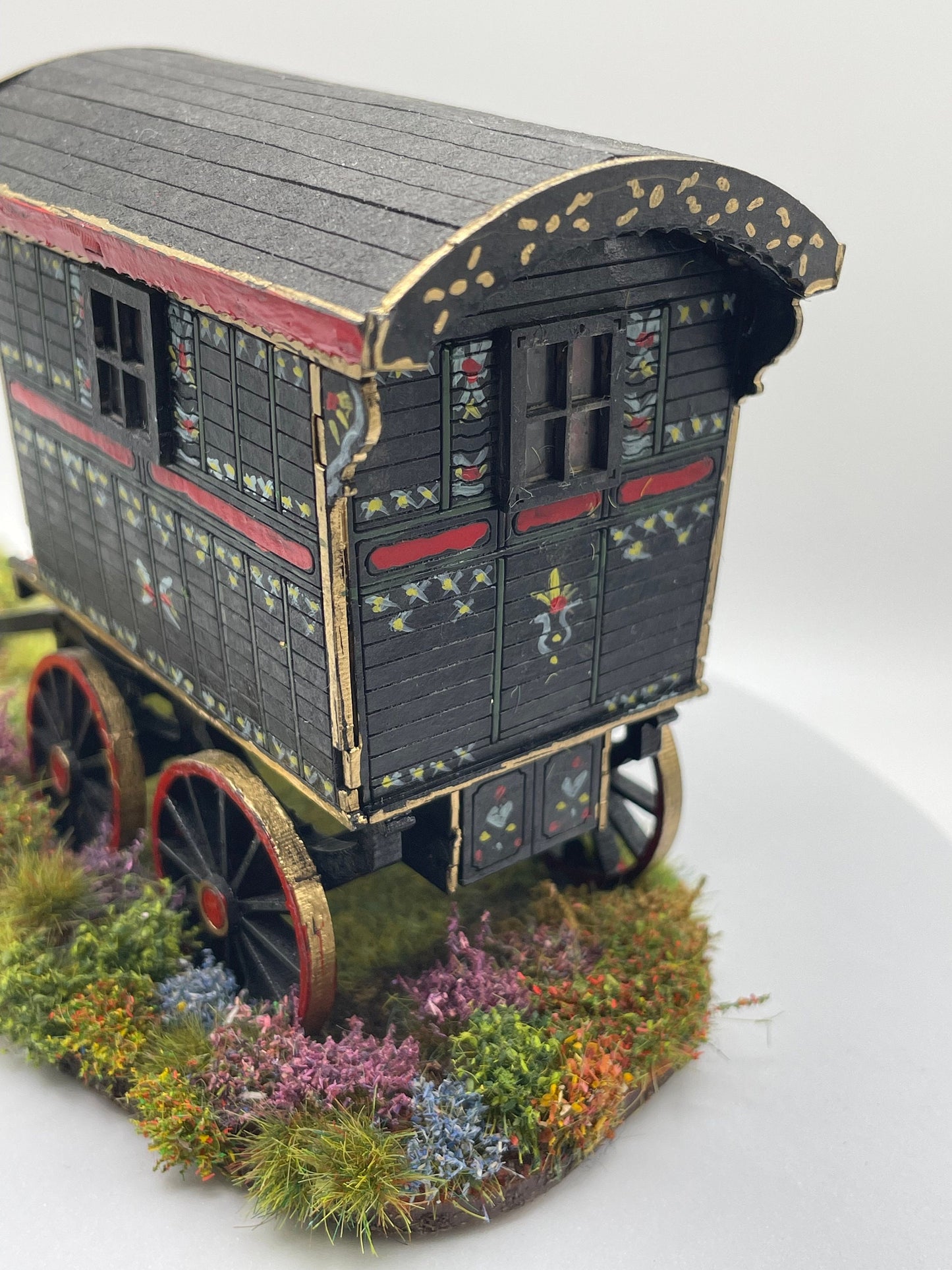 Dolls House Miniatures ( 1/48th - 1:48th - 1/4" - Quarter Inch Scale ) - Hand Made Gypsy Caravan Scene