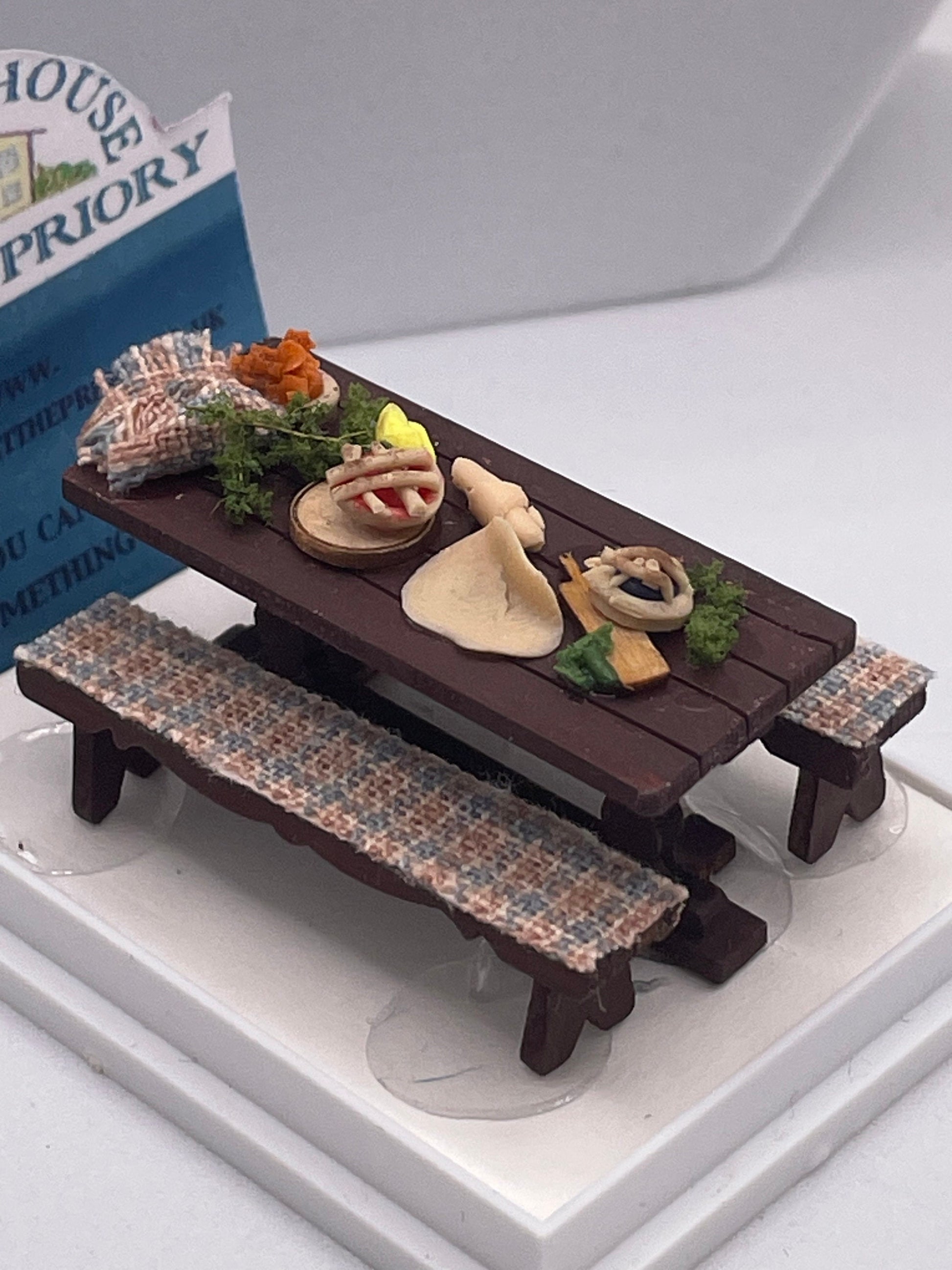 Dolls House 1/48th / 1:48 /Quarter Scale -  Bench Table set with Food