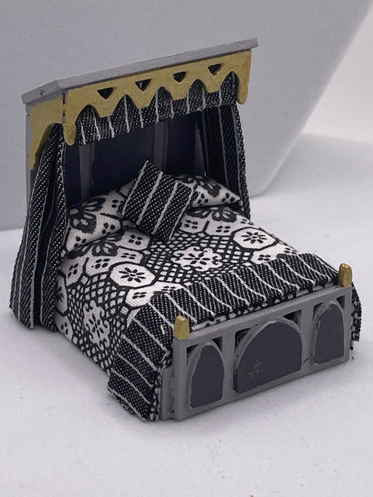 Dolls House Miniatures ( 1/48th - 1:48 - 1/4" - Quarter Inch Scale ) -  Half Tester Bed - Anne