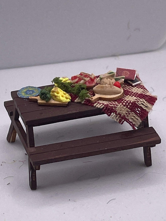Dolls House Miniatures ( 1/48th - 1:48th - 1/4" - Quarter Inch Scale )  Hand Made   - Picnic Table