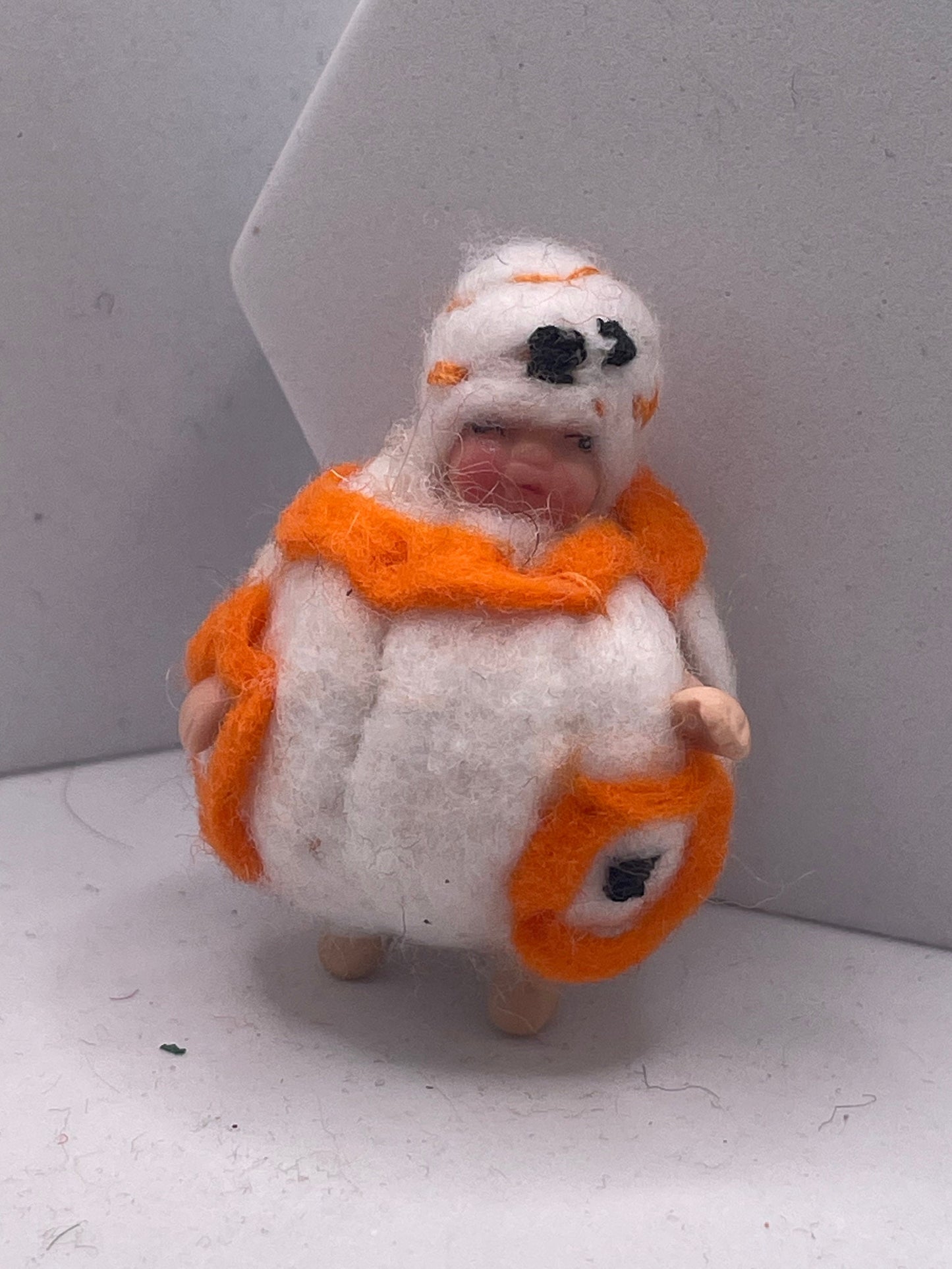 Dolls House Miniatures - 1/12th child dolls in Fancy Dress (Star wars) x1