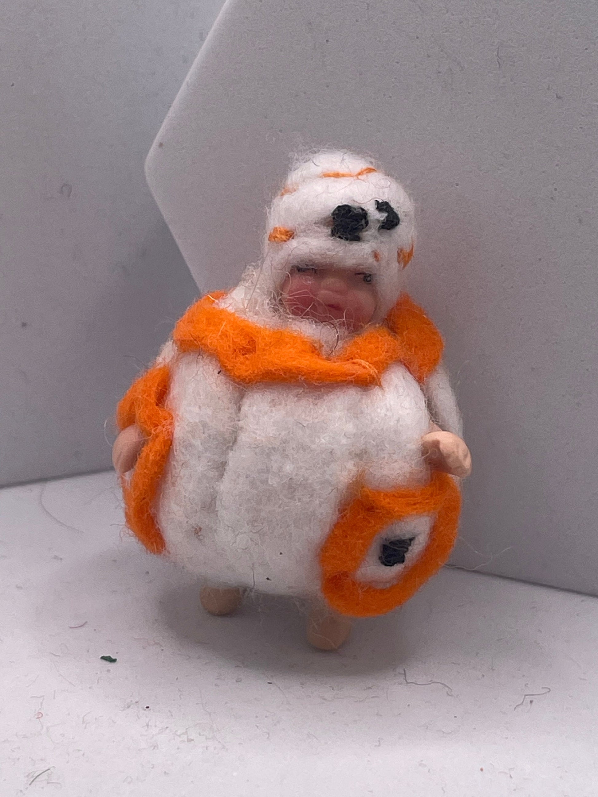 Dolls House Miniatures - 1/12th child dolls in Fancy Dress (Star wars) x1