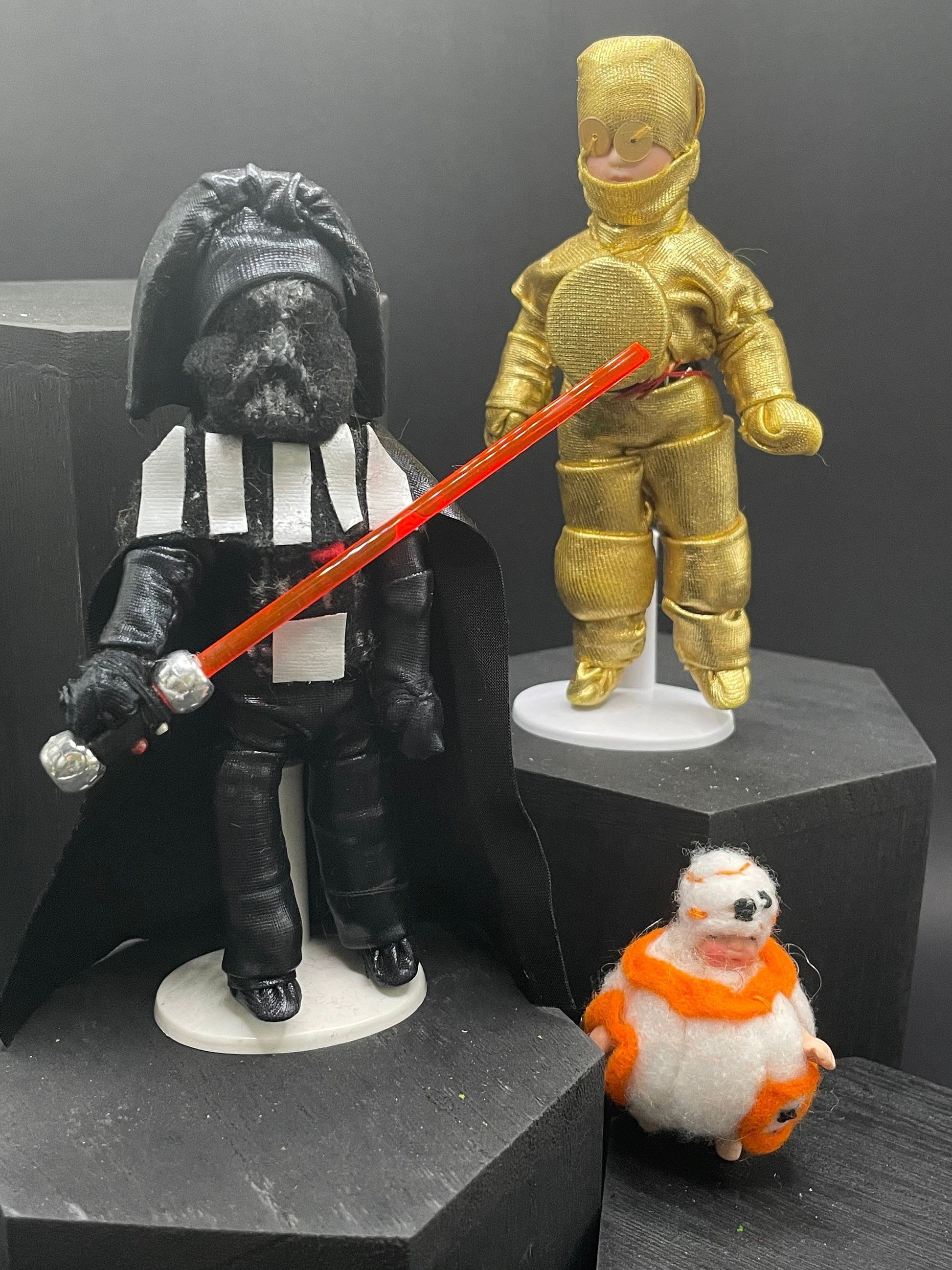 Dolls House Miniatures - 1/12th child dolls in Fancy Dress (Star wars) x1