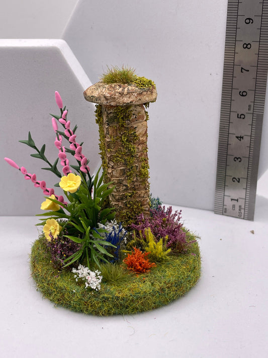 Dolls House Miniatures - Stone Pillar with flowers