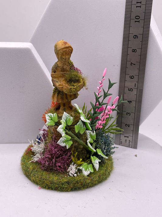 Dolls House Miniatures - Statue Garden Scene
