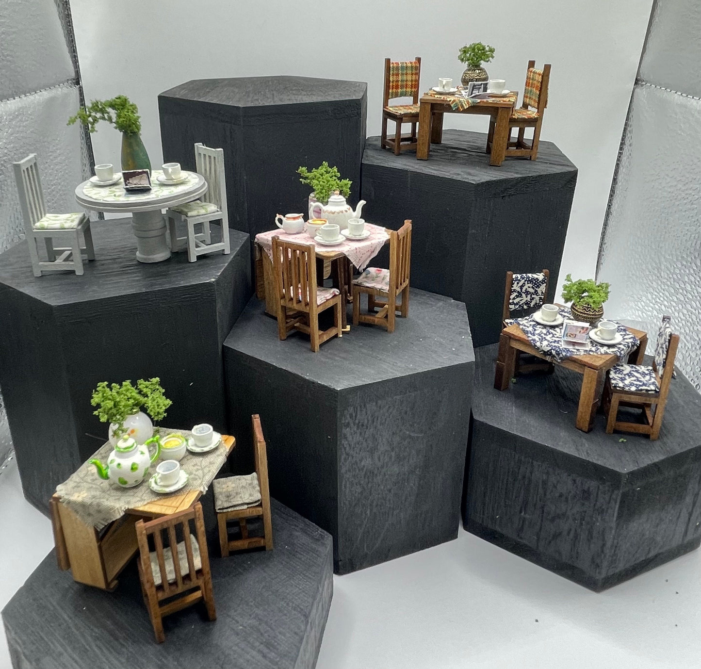 Dolls House Miniatures - 1/24th / 1:24th / Half Inch Scale Table / Chairs (5 options)