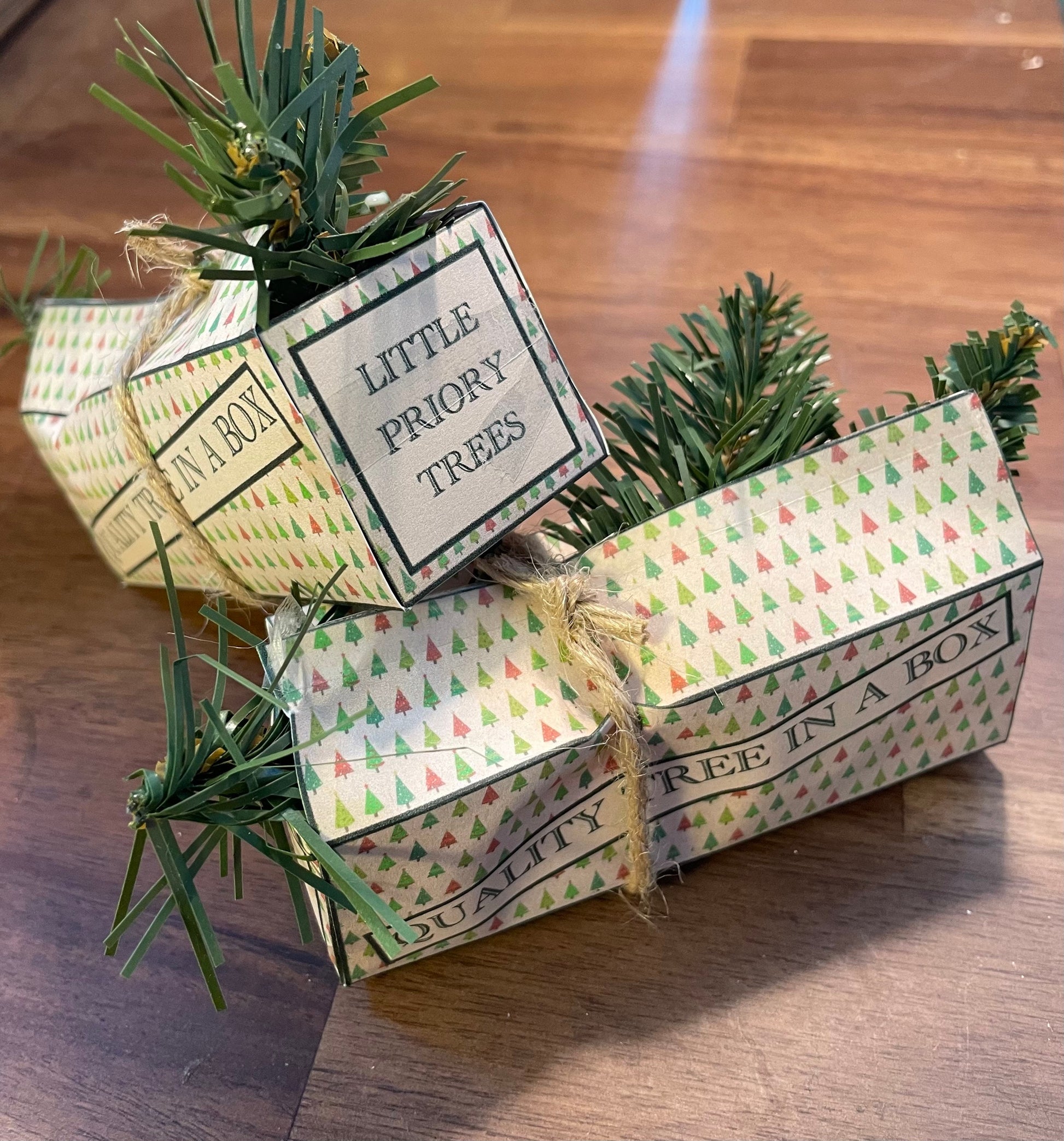 Dolls house Miniatures - Christmas Tree in box (display only)