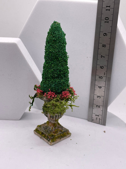 Dolls House Miniatures - Topiary Tree in Urn Planter