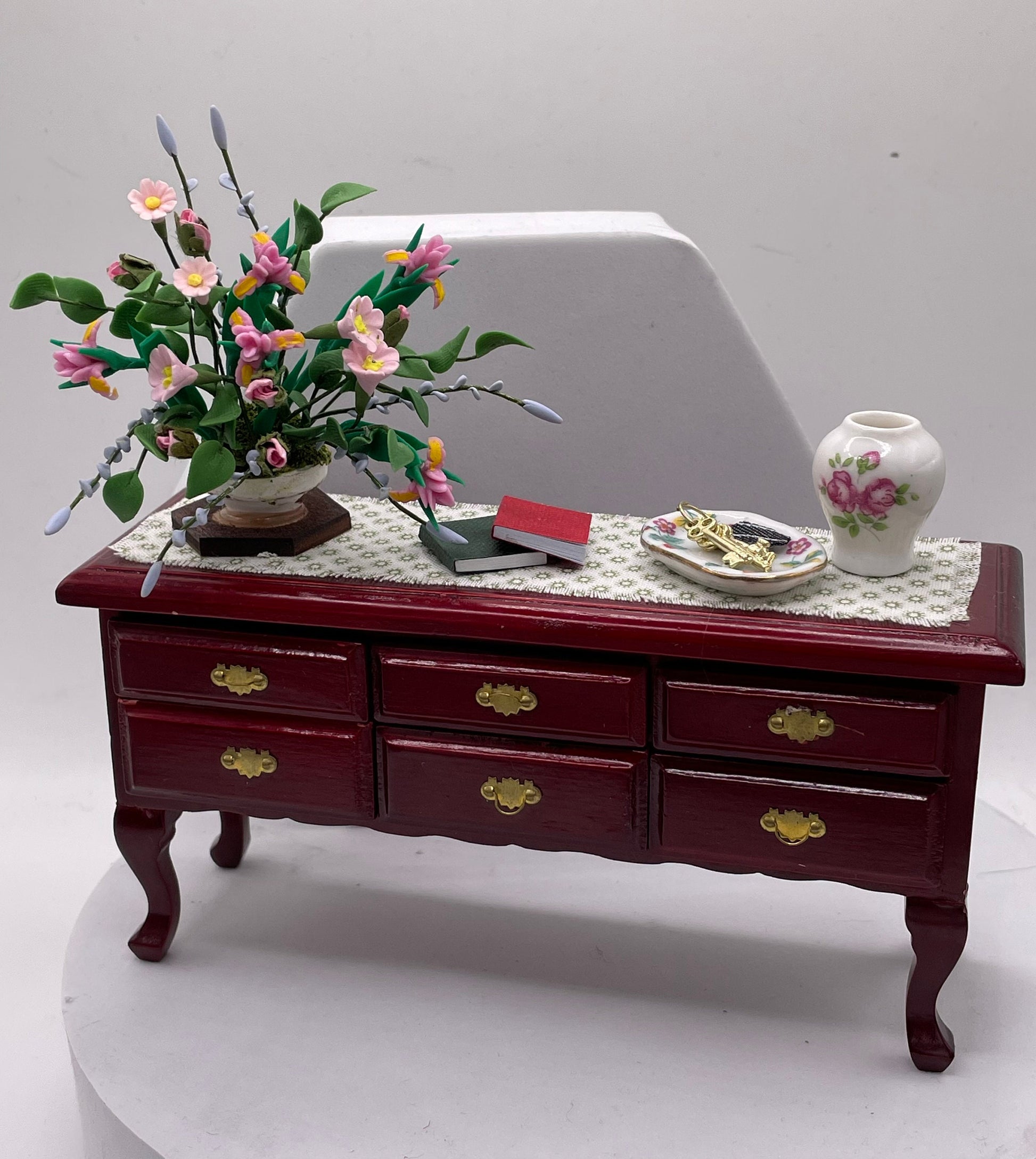 Dolls House Miniatures - 1/12th Mahogany Sideboard