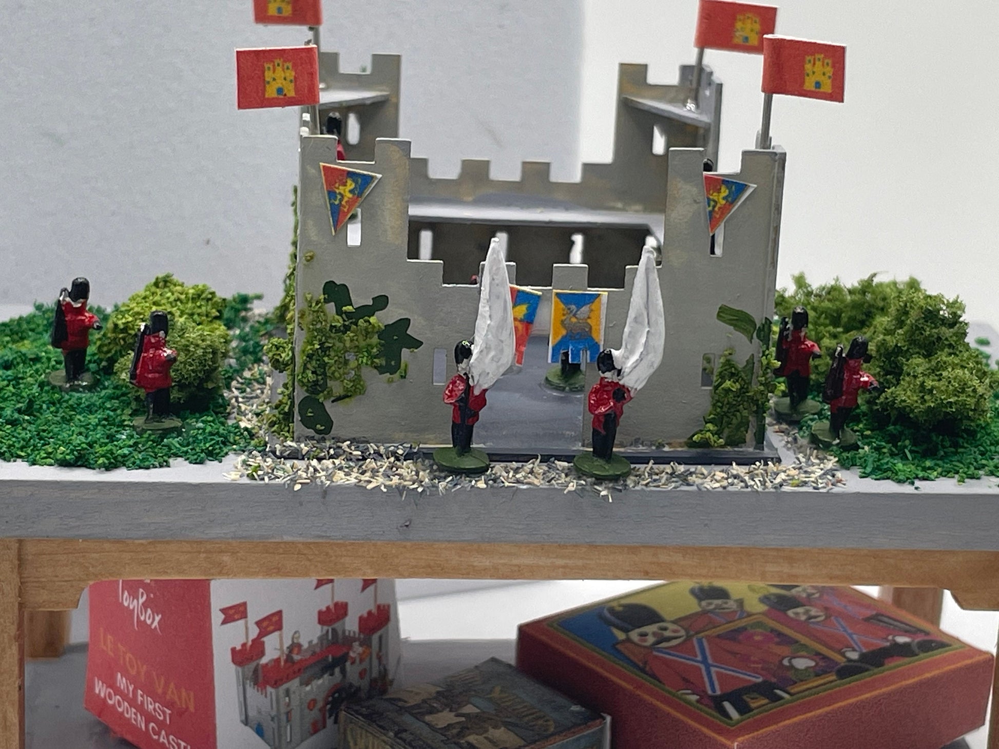 Dolls House Miniatures - 1/12th Toy Fort