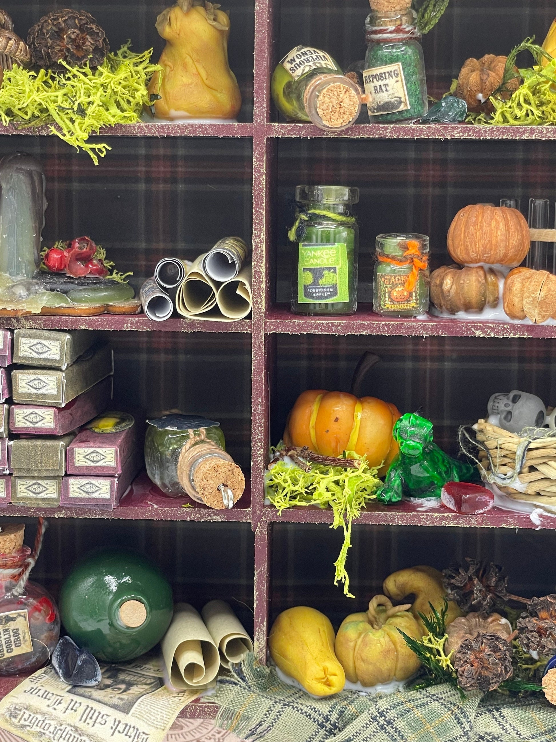 Dolls House Miniatures - 1/12th Spooky Shelves