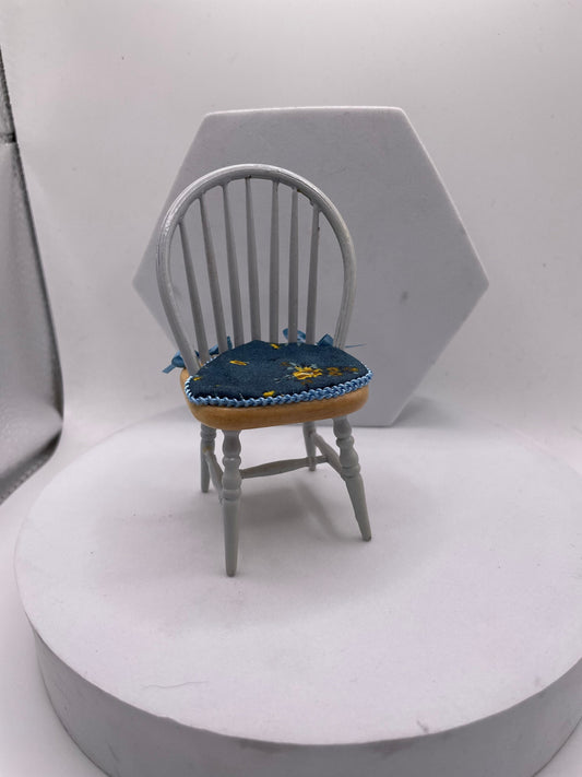 Dolls House Miniatures - 1/12th Painted Kitchen Chair x1