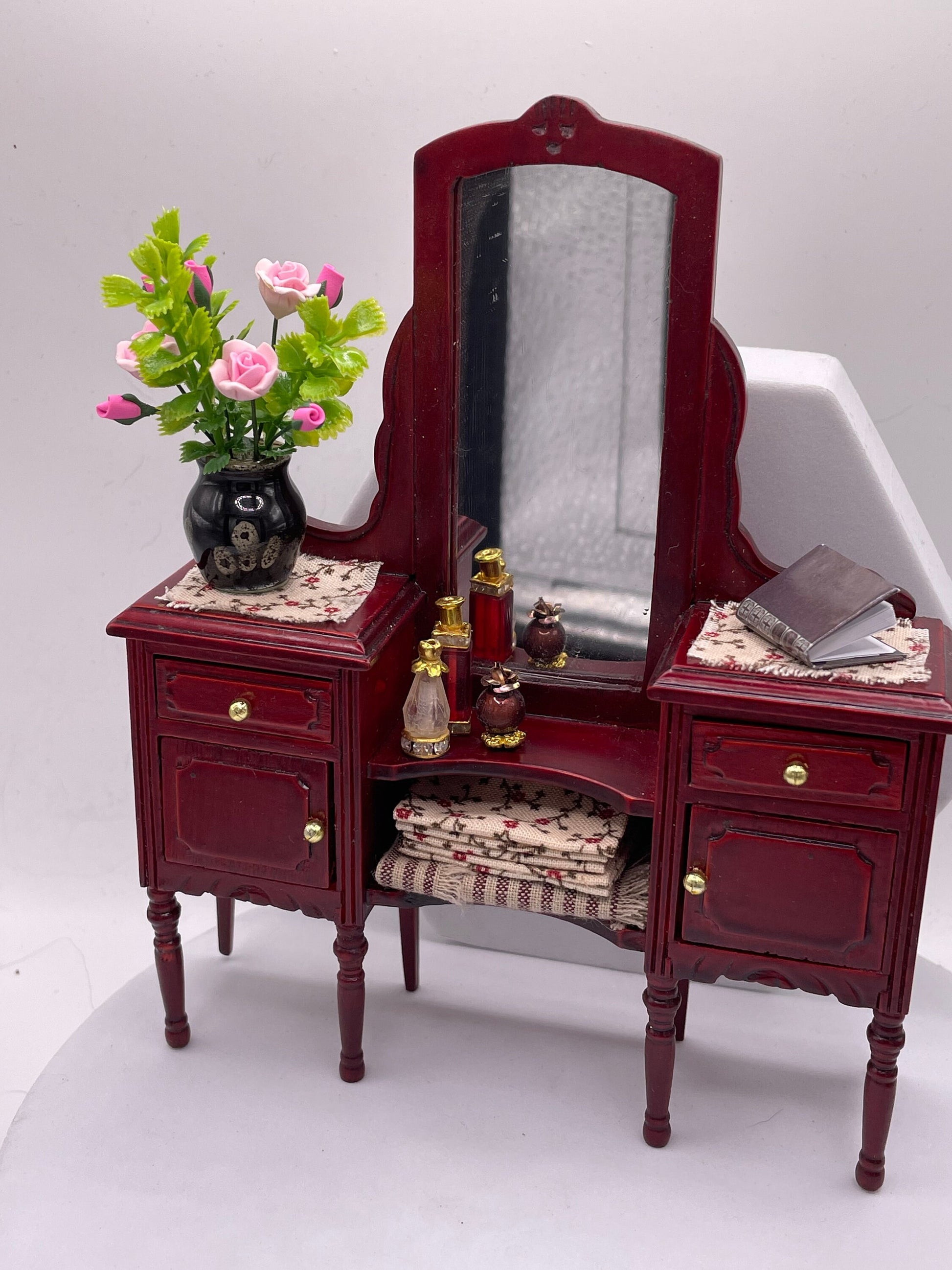 Dolls House Miniatures - 1/12th Dressing Table - Vera Collective