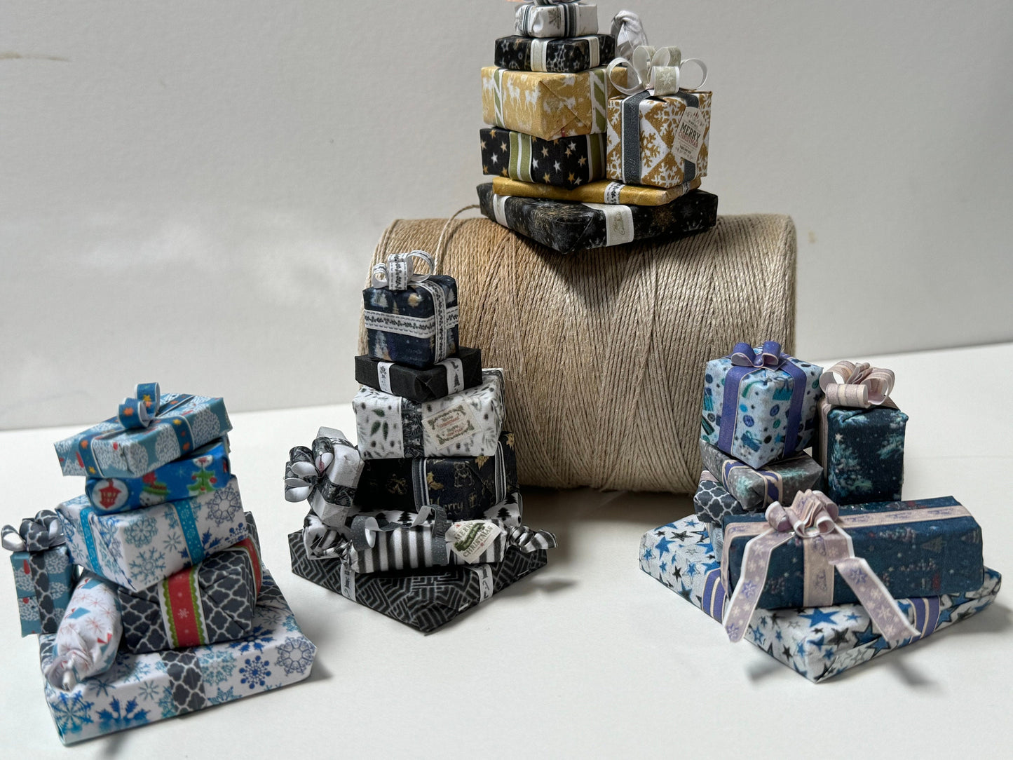 DOLLS HOUSE MINIATURES - 1/12th scale (1 inch) stack of Christmas Presents (4 options)