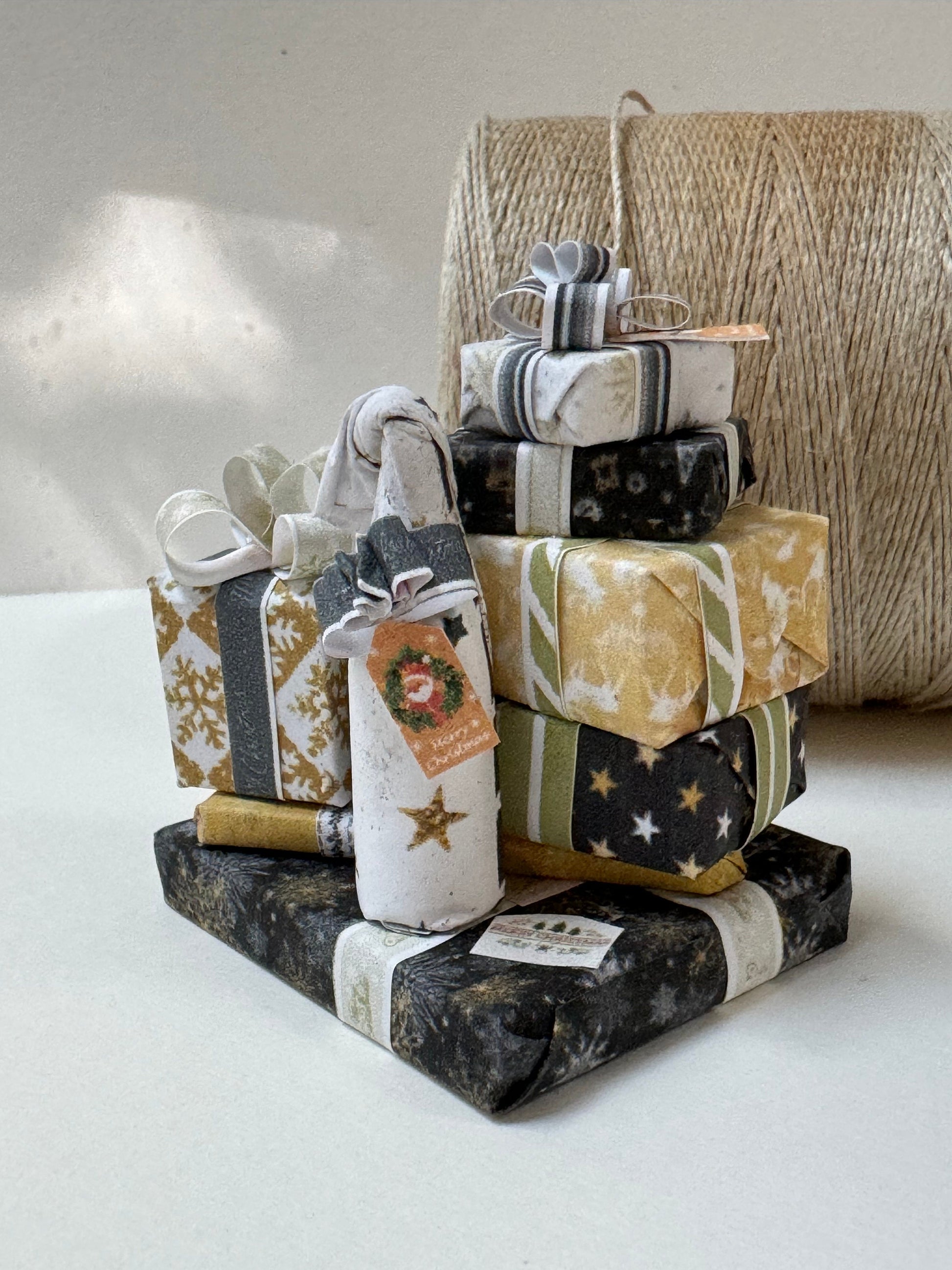 DOLLS HOUSE MINIATURES - 1/12th scale (1 inch) stack of Christmas Presents (4 options)