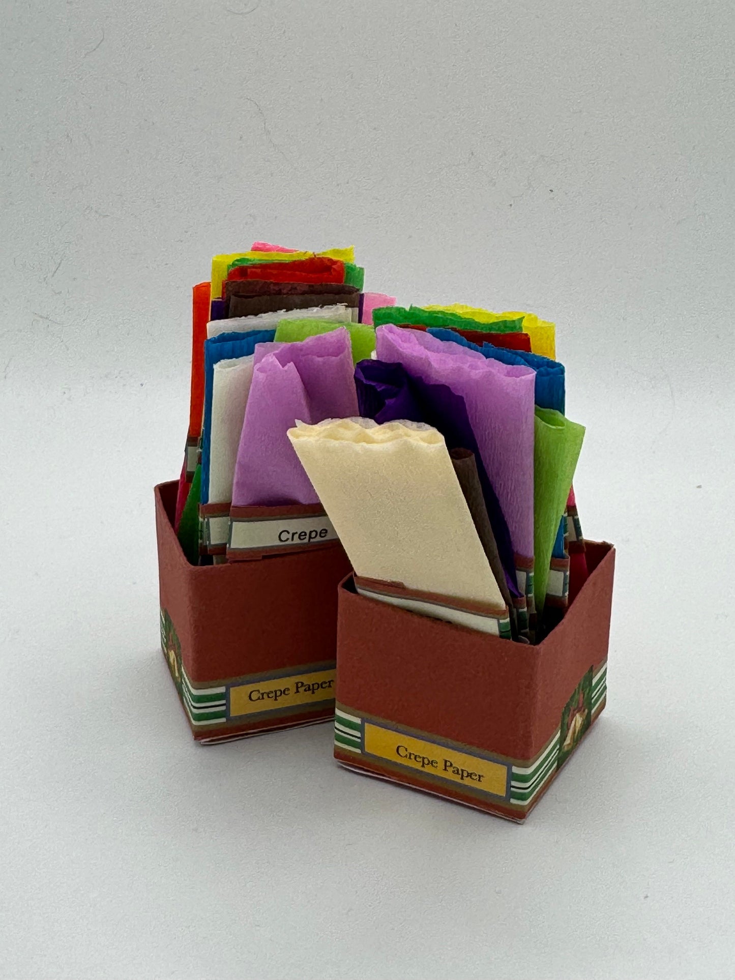 DOLLS HOUSE MINIATURES - Crepe paper Wrapping paper box x1