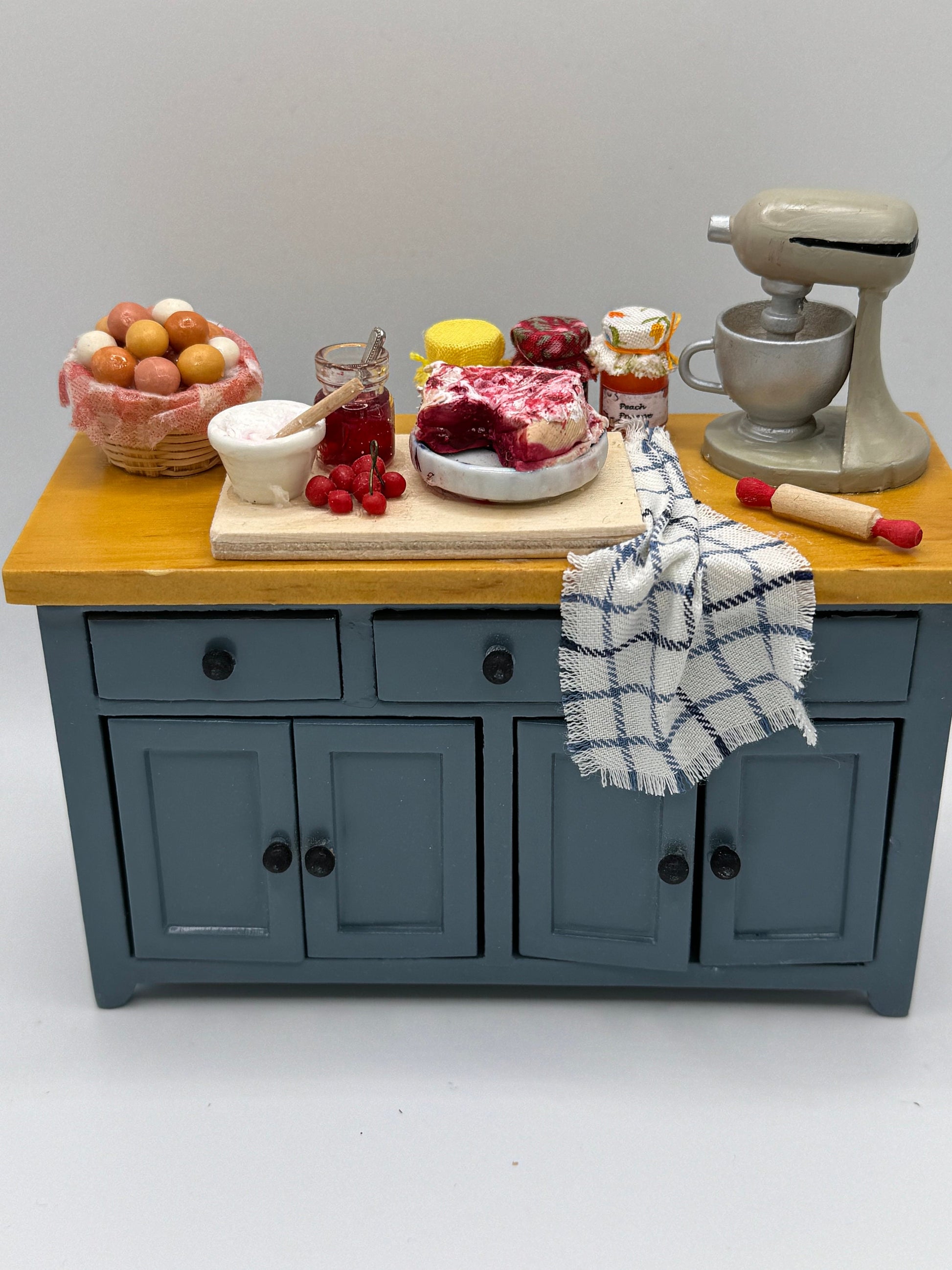 Dolls House Miniatures - 1/12 Kitchen Preparation Table Counter