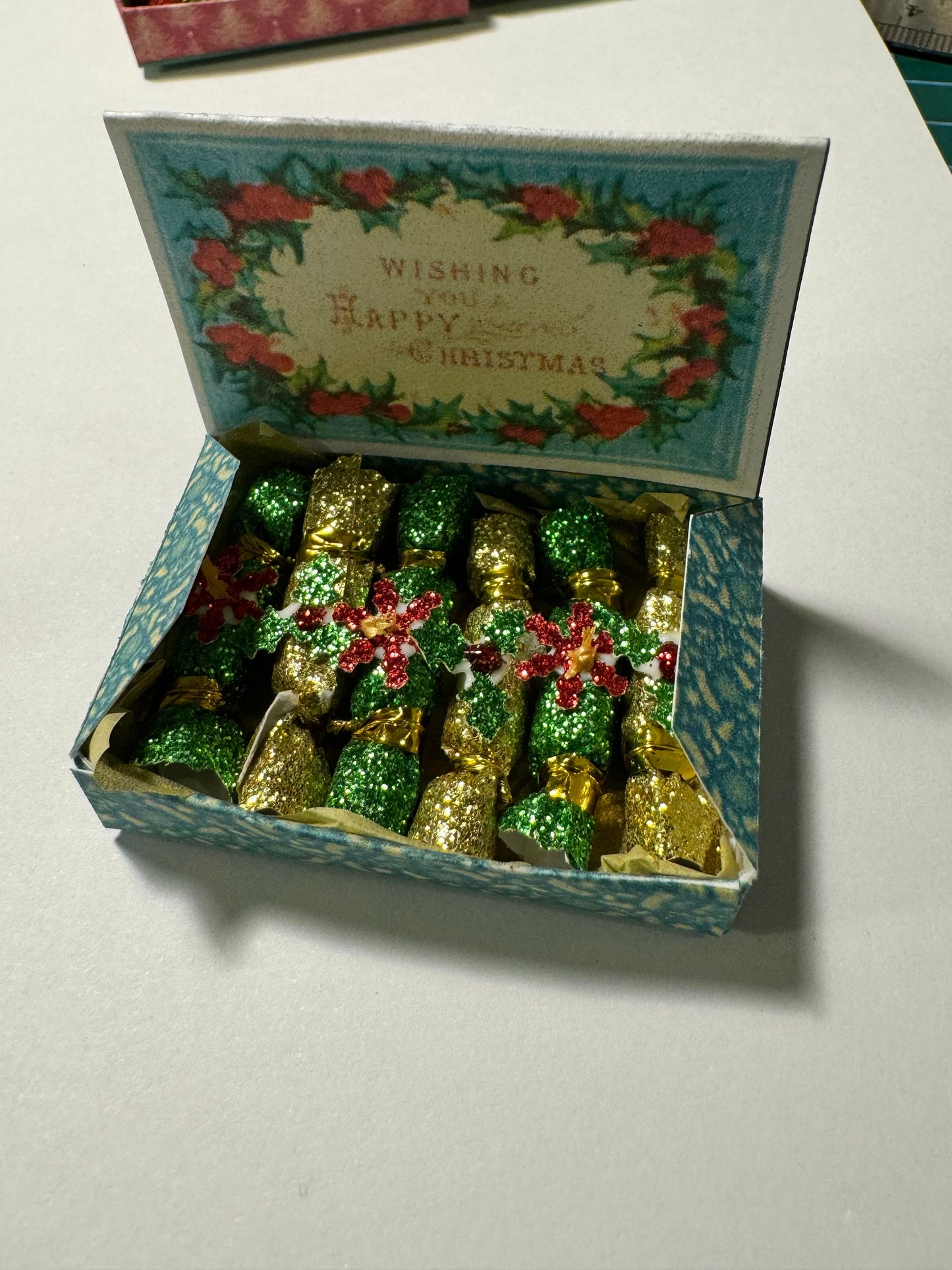 DOLLS HOUSE MINIATURES - 1/12th scale (1 inch) christmas crackers in box  (6 options)