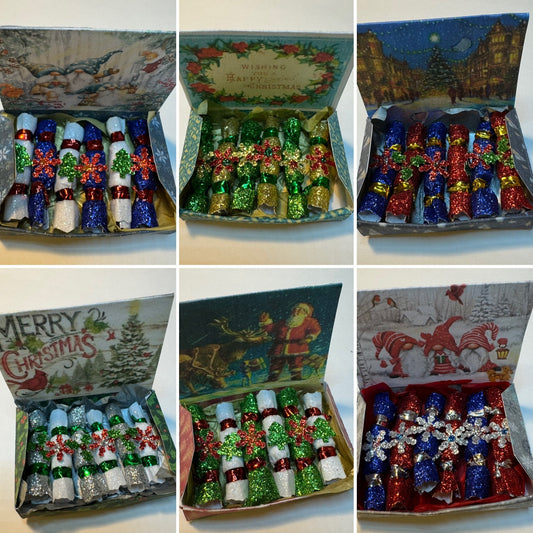 DOLLS HOUSE MINIATURES - 1/12th scale (1 inch) christmas crackers in box  (6 options)