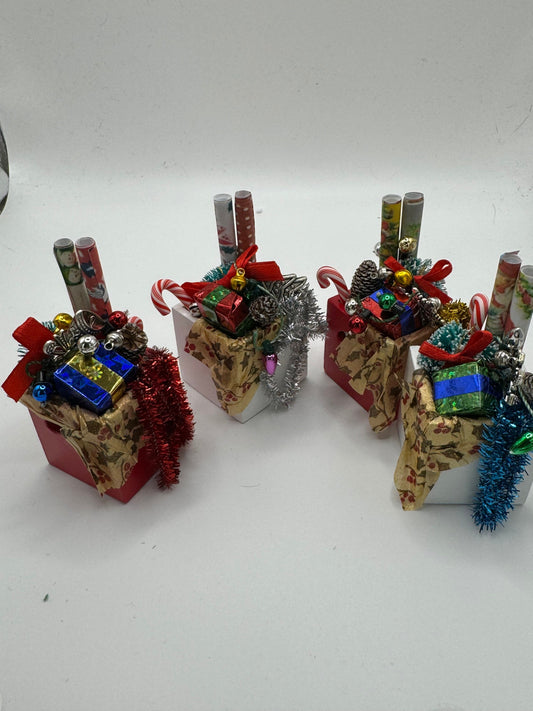 Dolls House  1/12th Christmas Decorations Box x 1 (various)