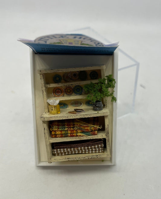 Dolls House   Dressed 1/48th dresser / hutch