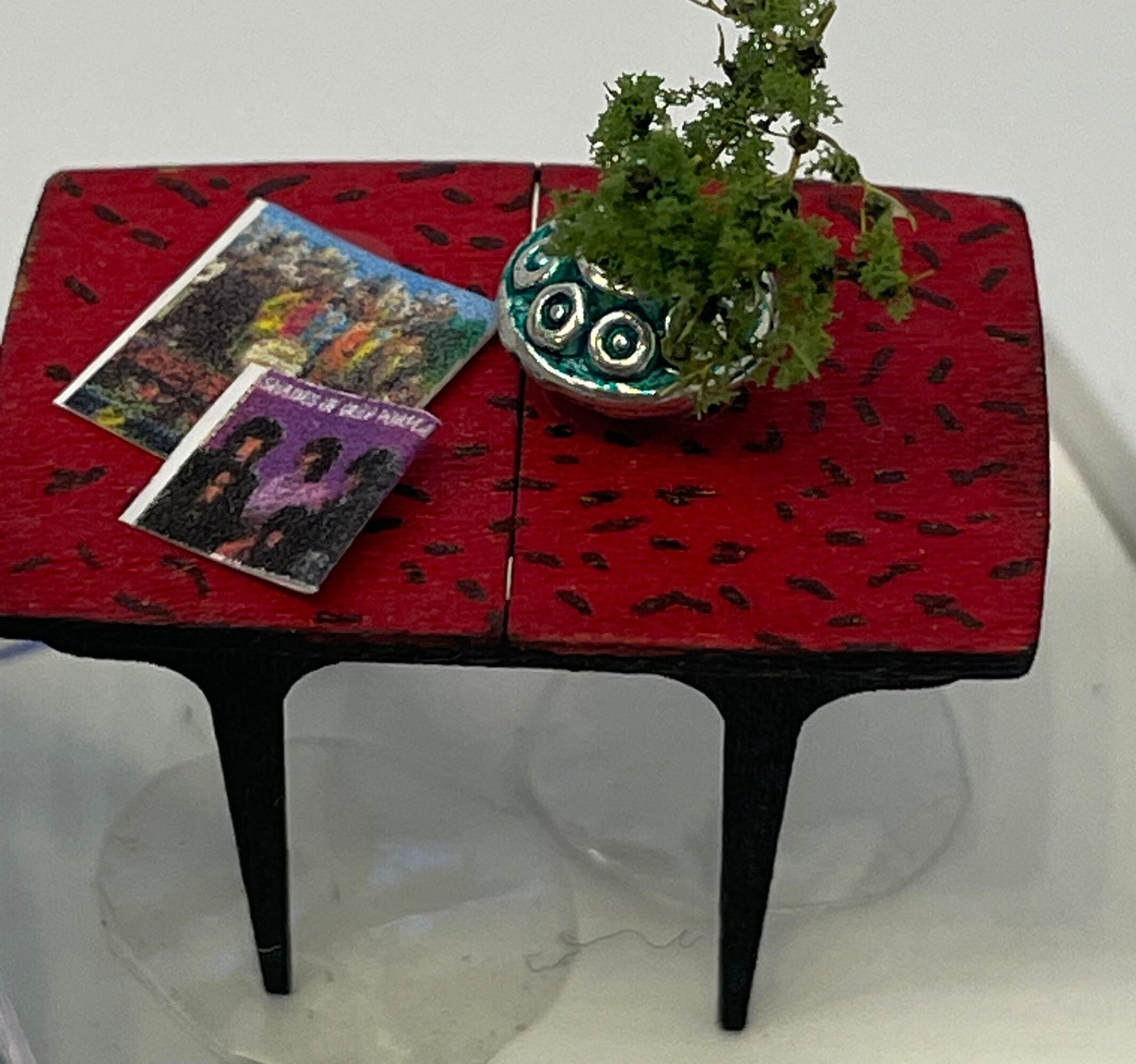 Dolls House   Dressed 1/48th retro table