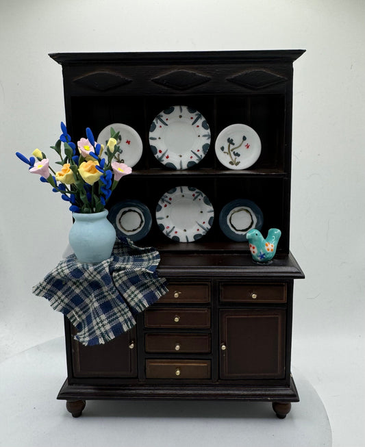 Dolls House Miniatures - 1/12 dresser / hutch