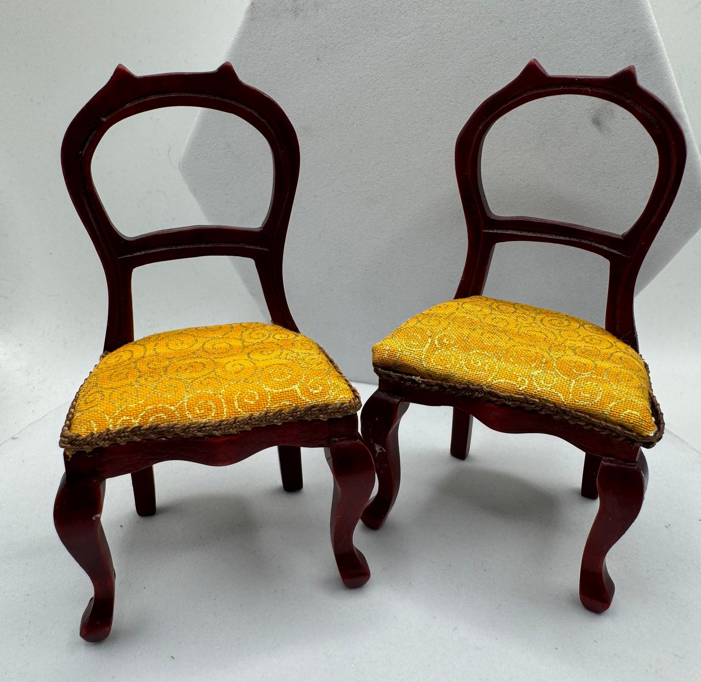 Dolls House Miniatures - 1/12 occasional side chair x1