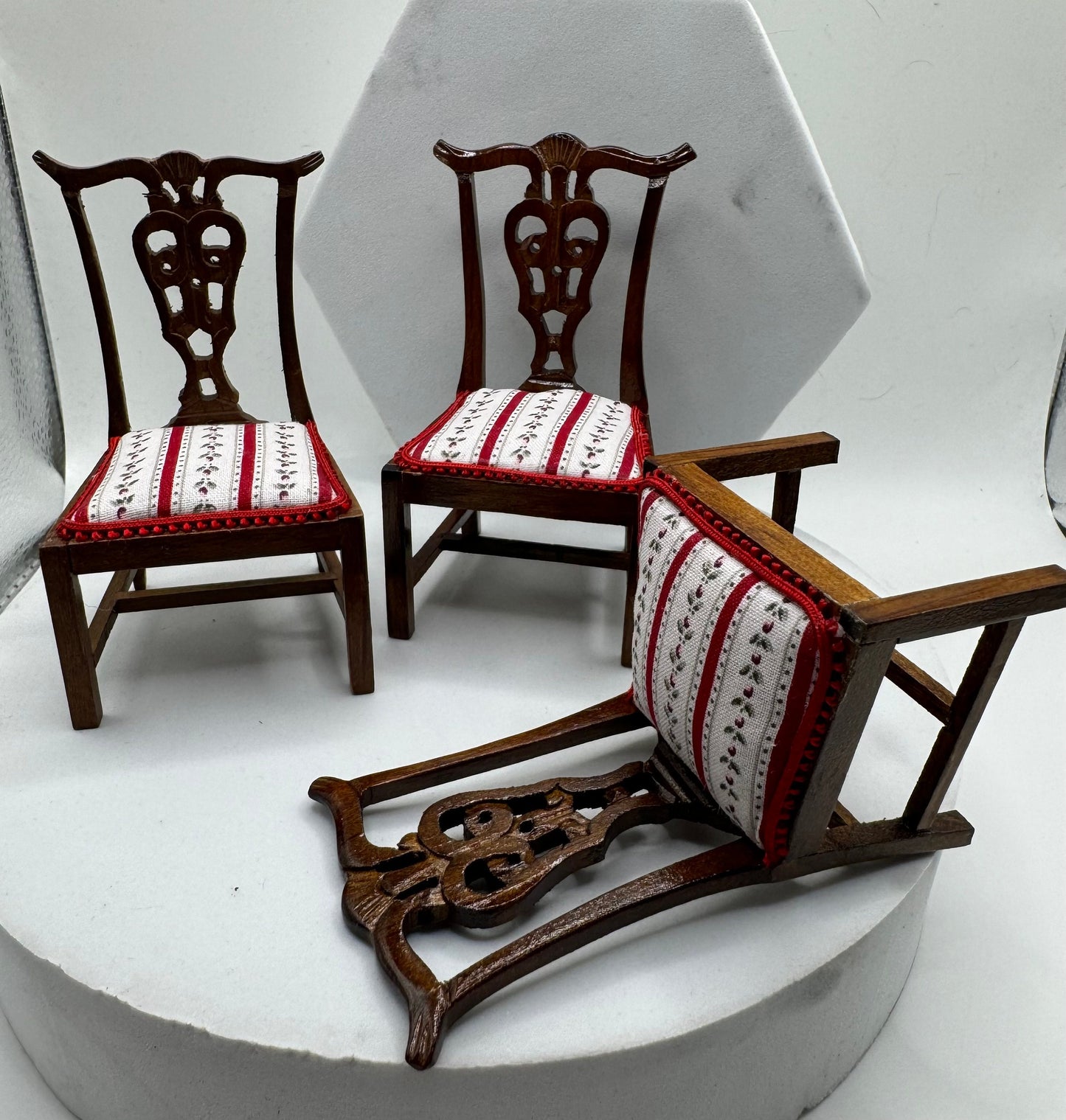 Dolls House Miniatures - 1/12 occasional side chair x1