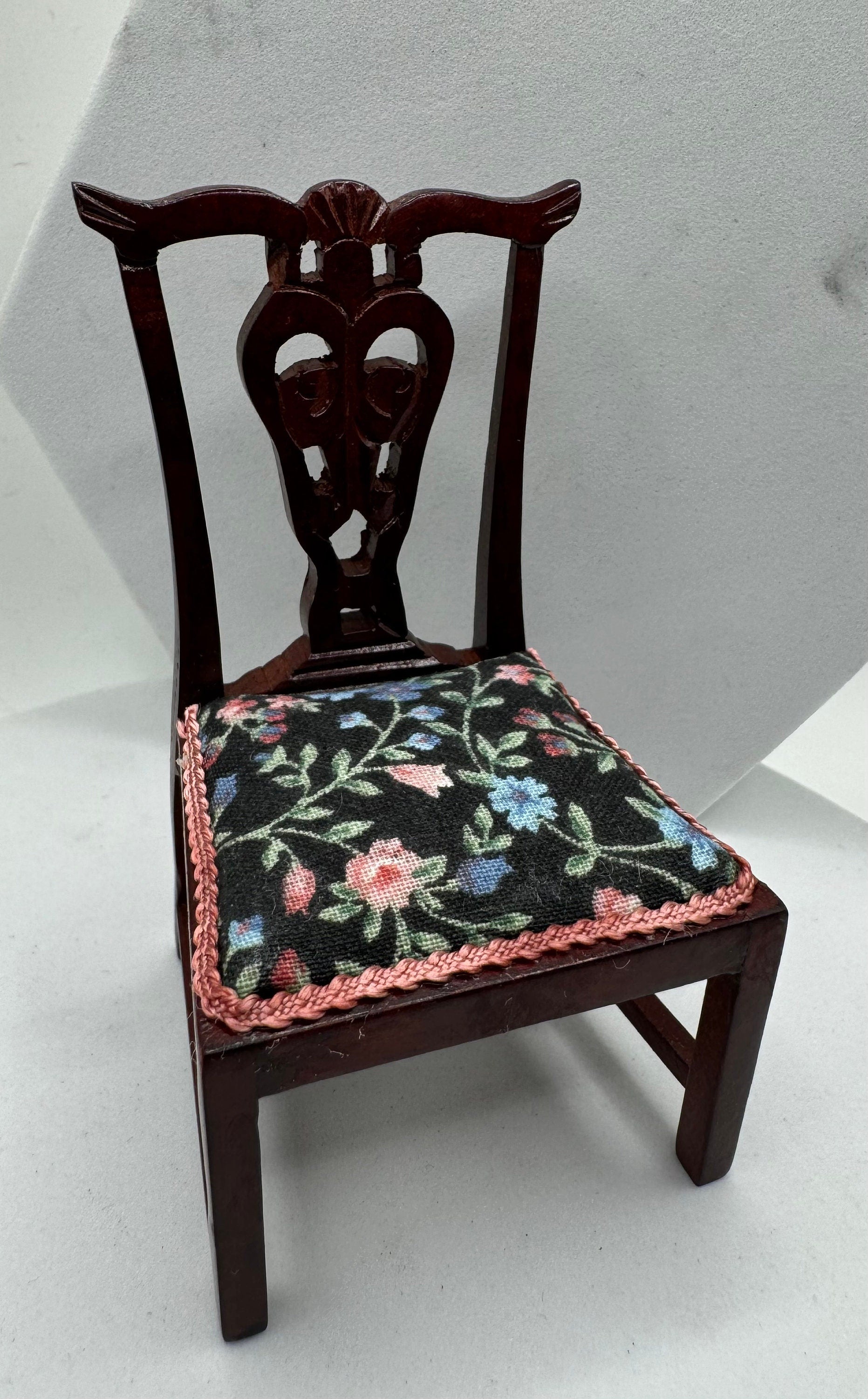 Dolls House Miniatures - 1/12 occasional side chair
