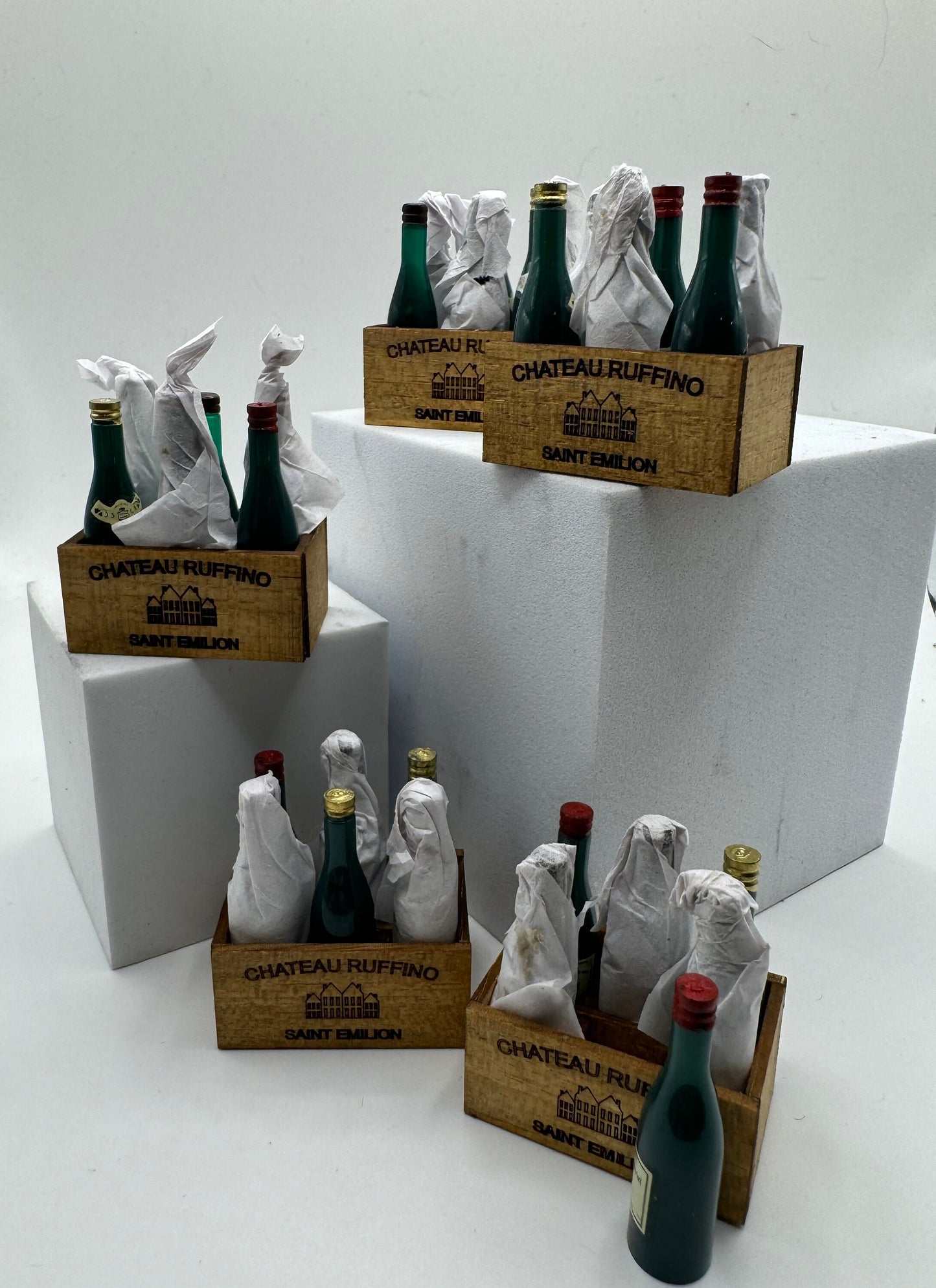 Dolls House Miniatures - 1/12th Wine Box x1